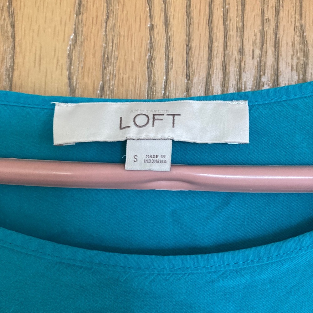 LOFT Teal T-Shirt Blouse with front pocket - Picture 4 of 6